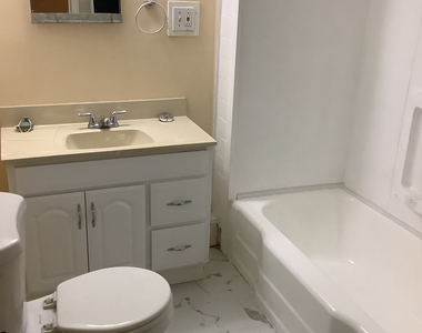105 Camptown Avenue - Photo Thumbnail 7