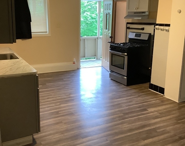 105 Camptown Avenue - Photo Thumbnail 6