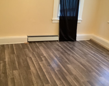 105 Camptown Avenue - Photo Thumbnail 8