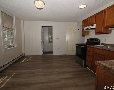 204 Poquonock Avenue - Photo Thumbnail 4