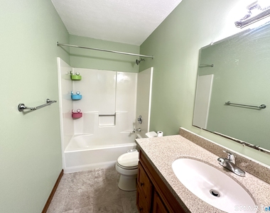 10 Windwood Drive - Photo Thumbnail 5