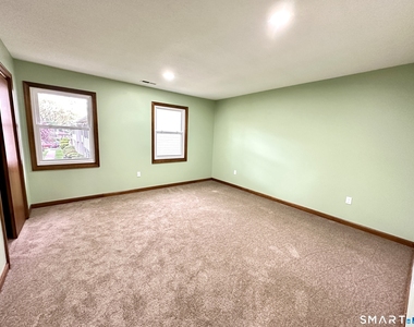 10 Windwood Drive - Photo Thumbnail 8