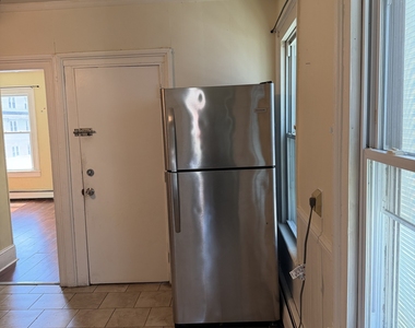 961 Hancock Avenue - Photo Thumbnail 4