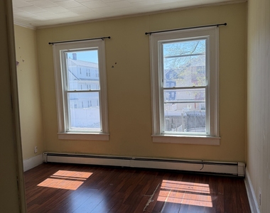 961 Hancock Avenue - Photo Thumbnail 9
