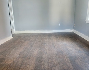 25 Laurel Street - Photo Thumbnail 8