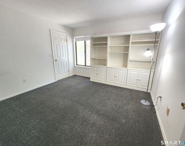 15 Woodsedge Drive - Photo Thumbnail 17