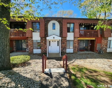 15 Woodsedge Drive - Photo Thumbnail 3