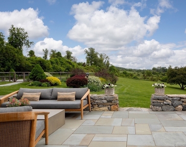 17 Grandview Lane - Photo Thumbnail 2