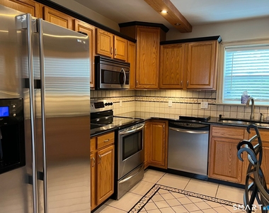 15 Ferris Avenue - Photo Thumbnail 3