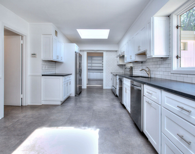 208 Bayberry Lane - Photo Thumbnail 23