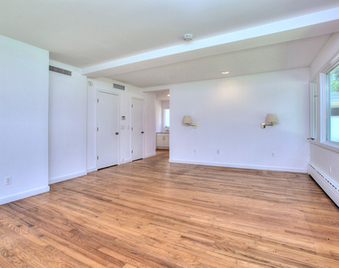208 Bayberry Lane - Photo Thumbnail 17