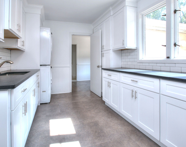 208 Bayberry Lane - Photo Thumbnail 27