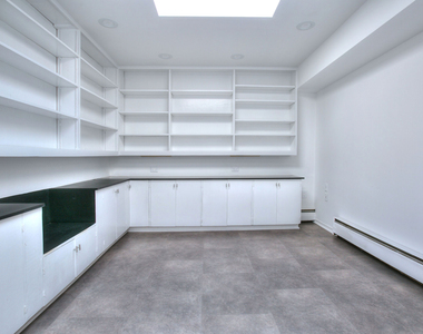 208 Bayberry Lane - Photo Thumbnail 36