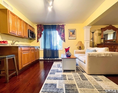 135 Claudia Drive - Photo Thumbnail 8
