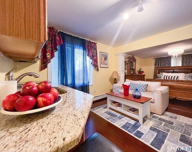 135 Claudia Drive - Photo Thumbnail 4