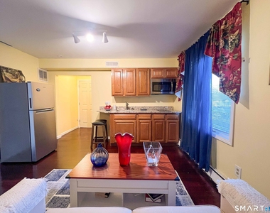 135 Claudia Drive - Photo Thumbnail 10