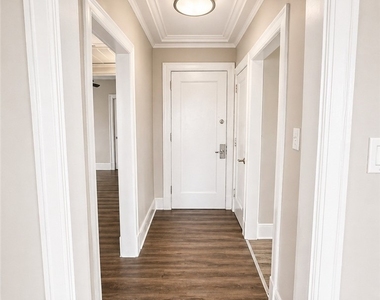2123 Shady Avenue - Photo Thumbnail 9