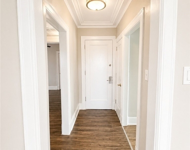 2123 Shady Avenue - Photo Thumbnail 3