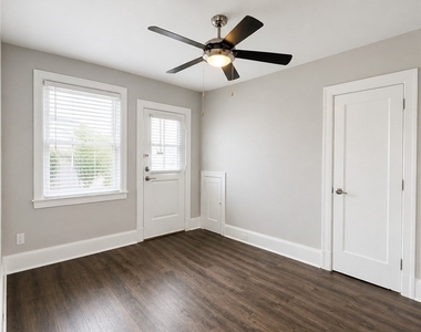 2123 Shady Avenue - Photo Thumbnail 4