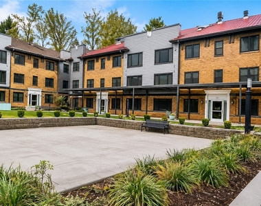 2123 Shady Avenue - Photo Thumbnail 10
