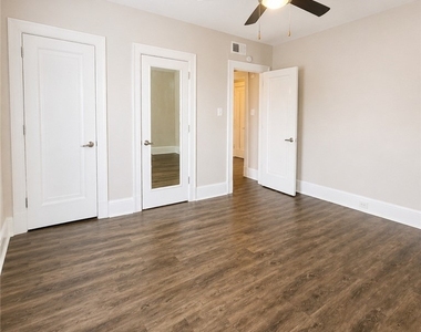 2123 Shady Avenue - Photo Thumbnail 5