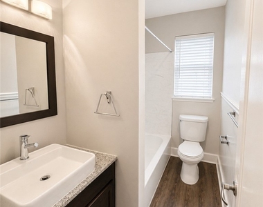 2123 Shady Avenue - Photo Thumbnail 8