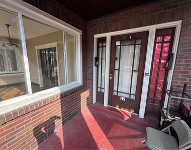 17 Sumner Ave - Photo Thumbnail 1