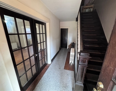 17 Sumner Ave - Photo Thumbnail 2
