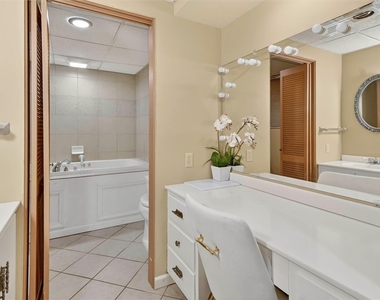 462 Greenhurst Dr - Photo Thumbnail 21