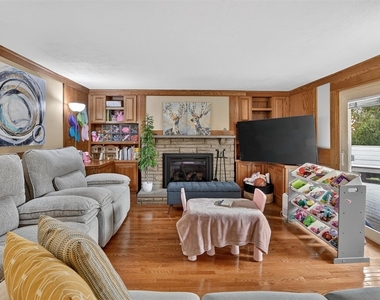 462 Greenhurst Dr - Photo Thumbnail 18