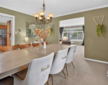462 Greenhurst Dr - Photo Thumbnail 9