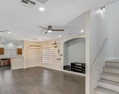 1684 Spotted Wolf Avenue - Photo Thumbnail 3
