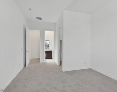 73 Atrani Bay Court - Photo Thumbnail 17