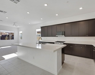 73 Atrani Bay Court - Photo Thumbnail 6