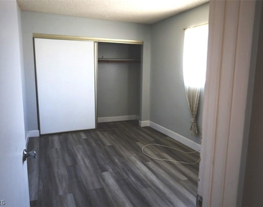 1309 E Cartier Avenue - Photo Thumbnail 12