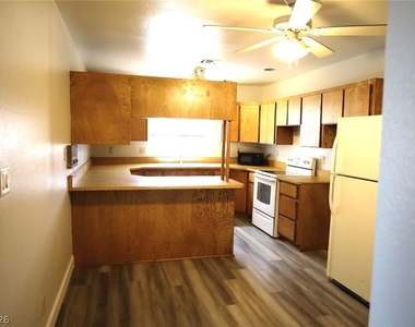 1309 E Cartier Avenue - Photo Thumbnail 10