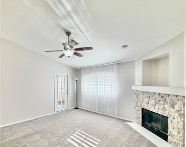 3320 S Fort Apache Road - Photo Thumbnail 7