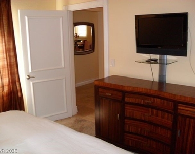 270 Flamingo Road - Photo Thumbnail 7