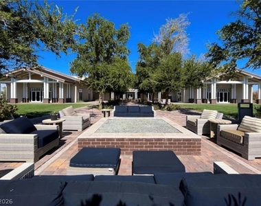 208 Bellini Peak Avenue - Photo Thumbnail 11
