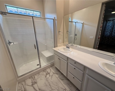 208 Bellini Peak Avenue - Photo Thumbnail 4