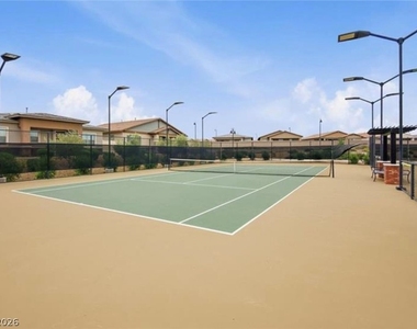 208 Bellini Peak Avenue - Photo Thumbnail 12