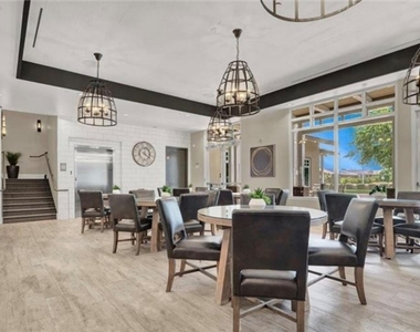 208 Bellini Peak Avenue - Photo Thumbnail 14