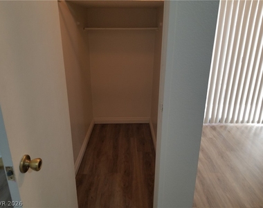 5156 Golden Lane - Photo Thumbnail 12