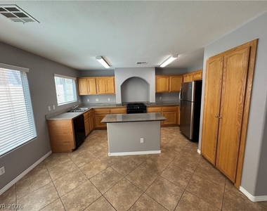 7267 Phlox Road - Photo Thumbnail 3