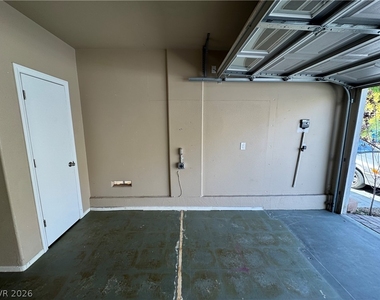 7267 Phlox Road - Photo Thumbnail 11