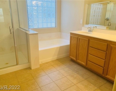 5506 Spiceberry Drive - Photo Thumbnail 14