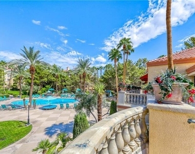 260 E Flamingo Road - Photo Thumbnail 3