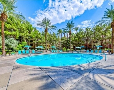260 E Flamingo Road - Photo Thumbnail 4