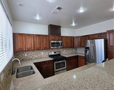 2524 Silver Shadow Drive - Photo Thumbnail 23