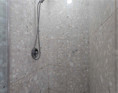 4575 Dean Martin Drive - Photo Thumbnail 18